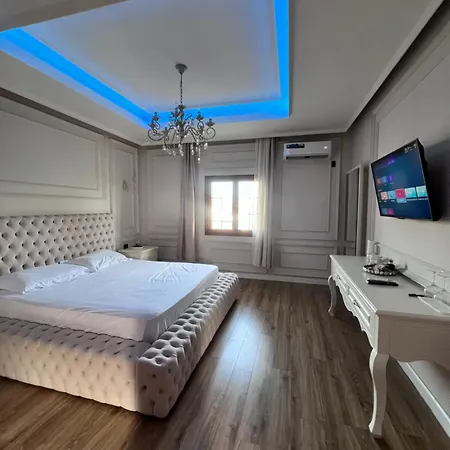 Ostello Luxury 007