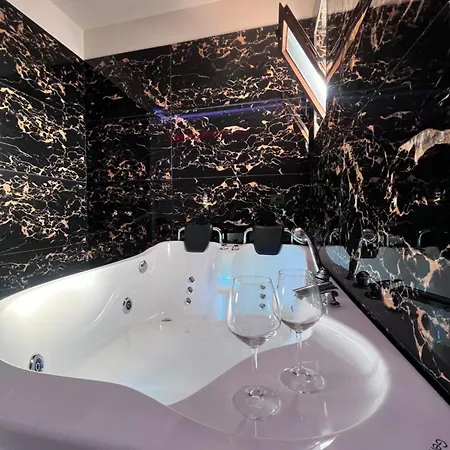 Luxury 007 *